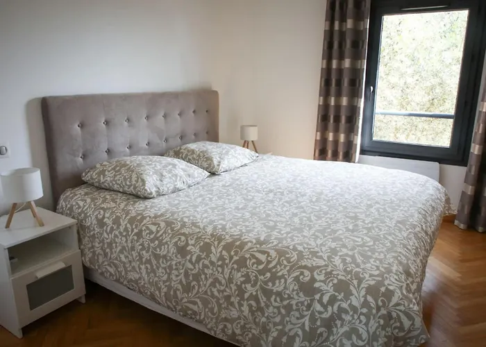 Spacious Of 90 M2 In شقة